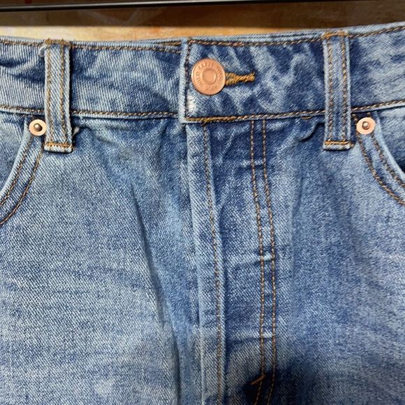 Wild Fable Distressed Denim Short Sz 8 - Picture 5 of 10